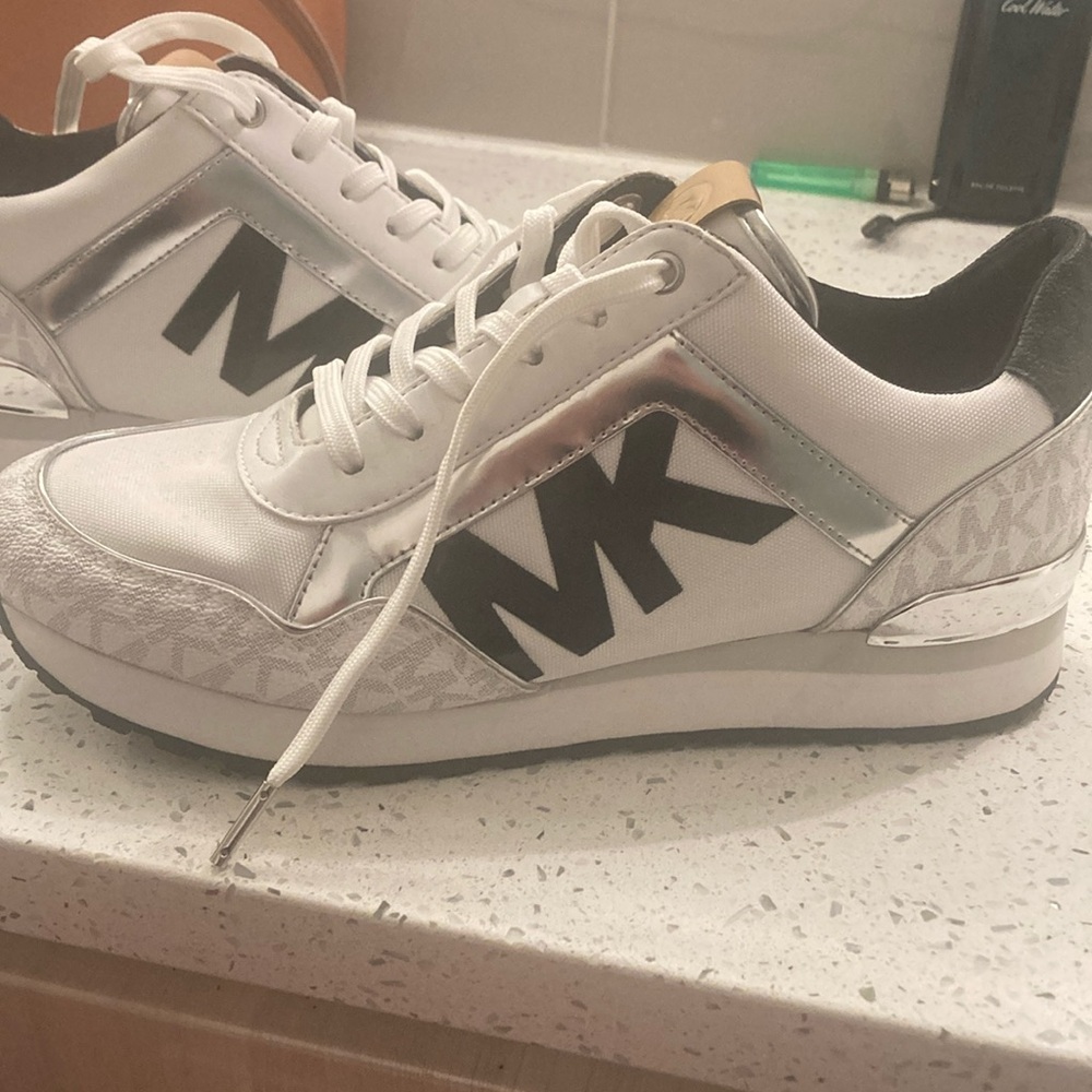 Michael Kors sneakers size 9 woman’s
